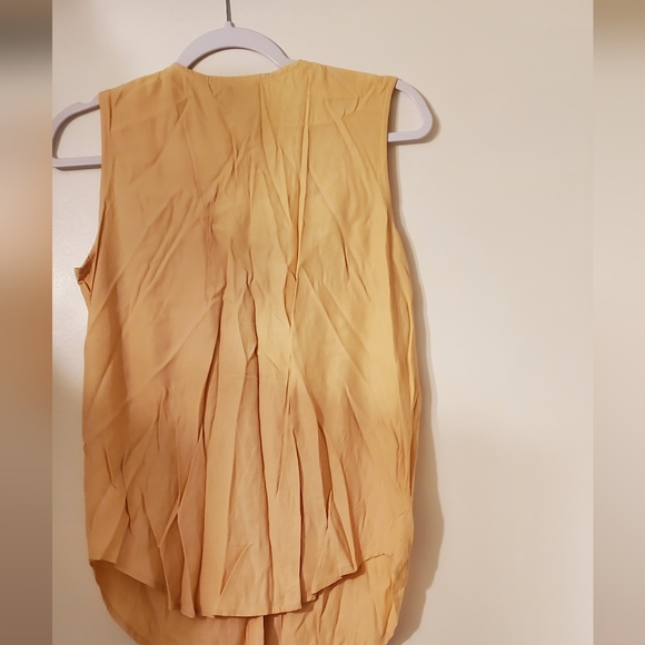 Ruffle V Pearl Buttons Women Sleeveless Shirt w Deep V Neckline - Picture 9 of 11